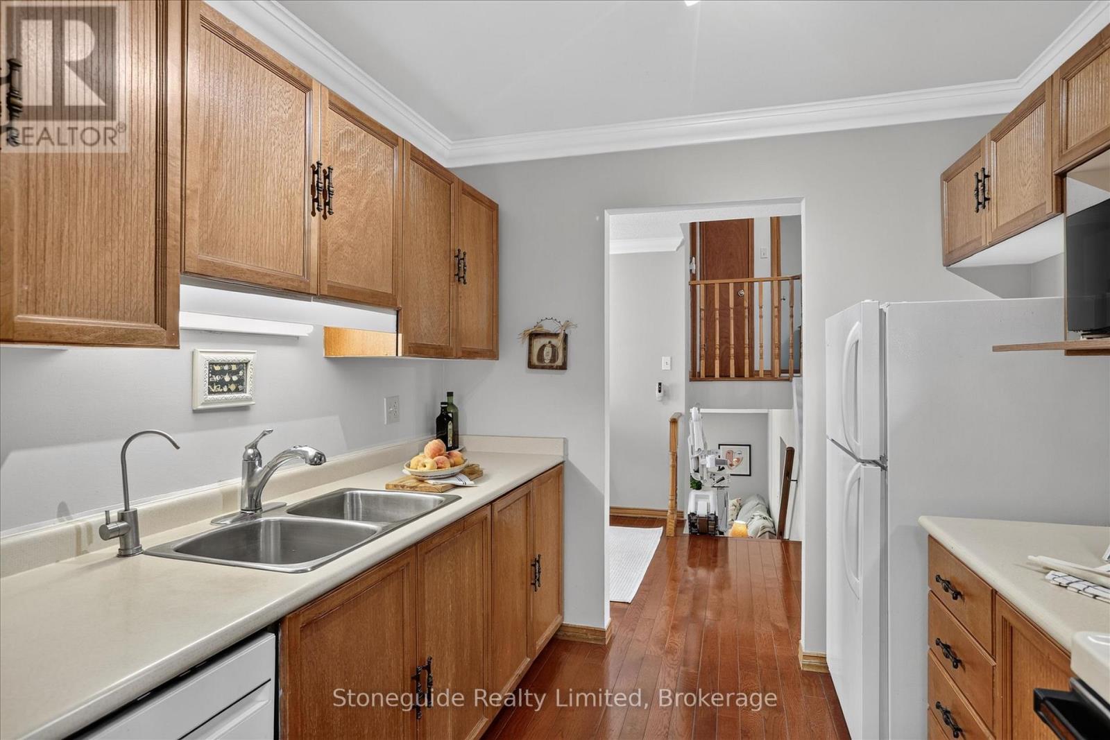 1185 HUNTINGTON CIRCLE - 12