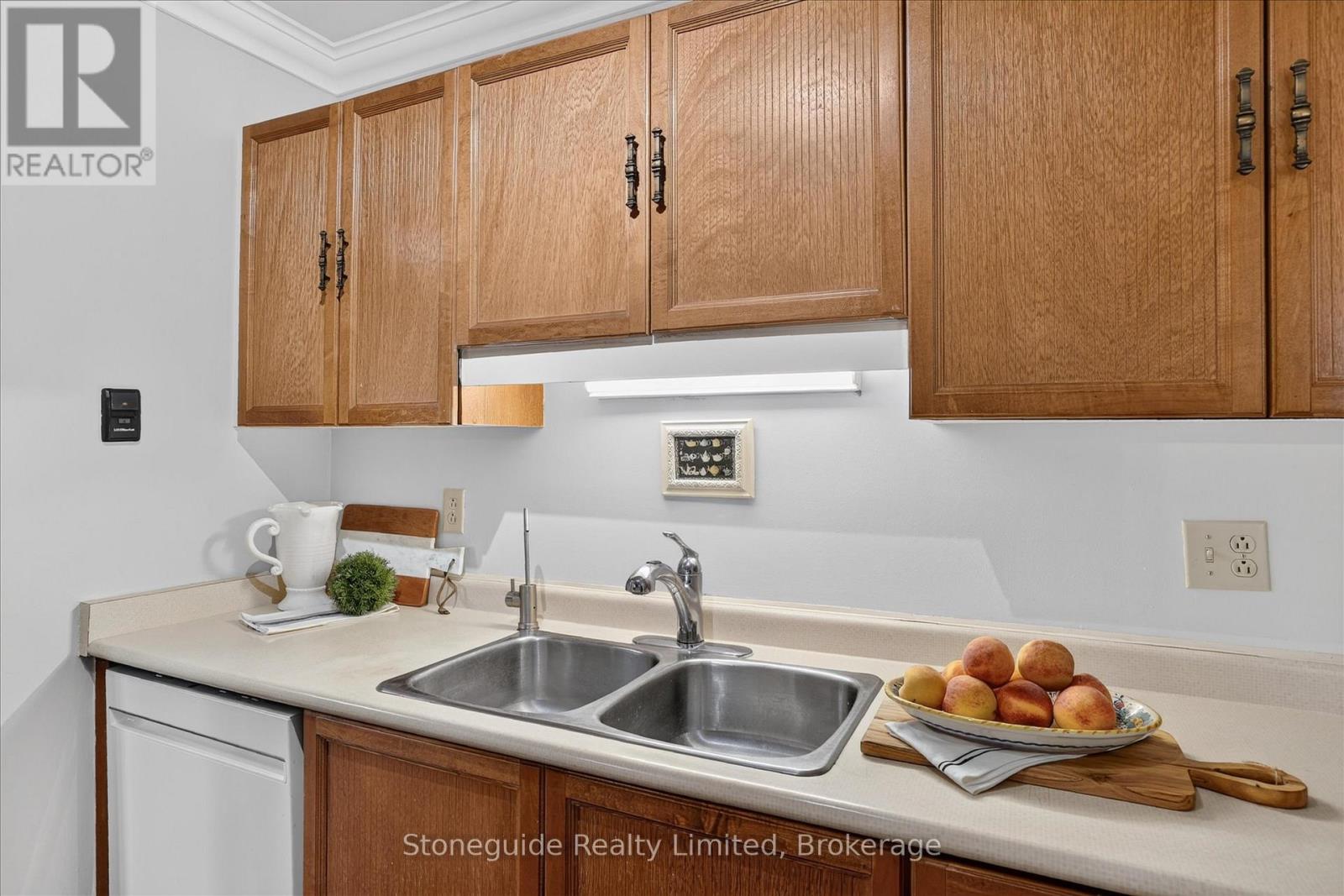 1185 HUNTINGTON CIRCLE - 14
