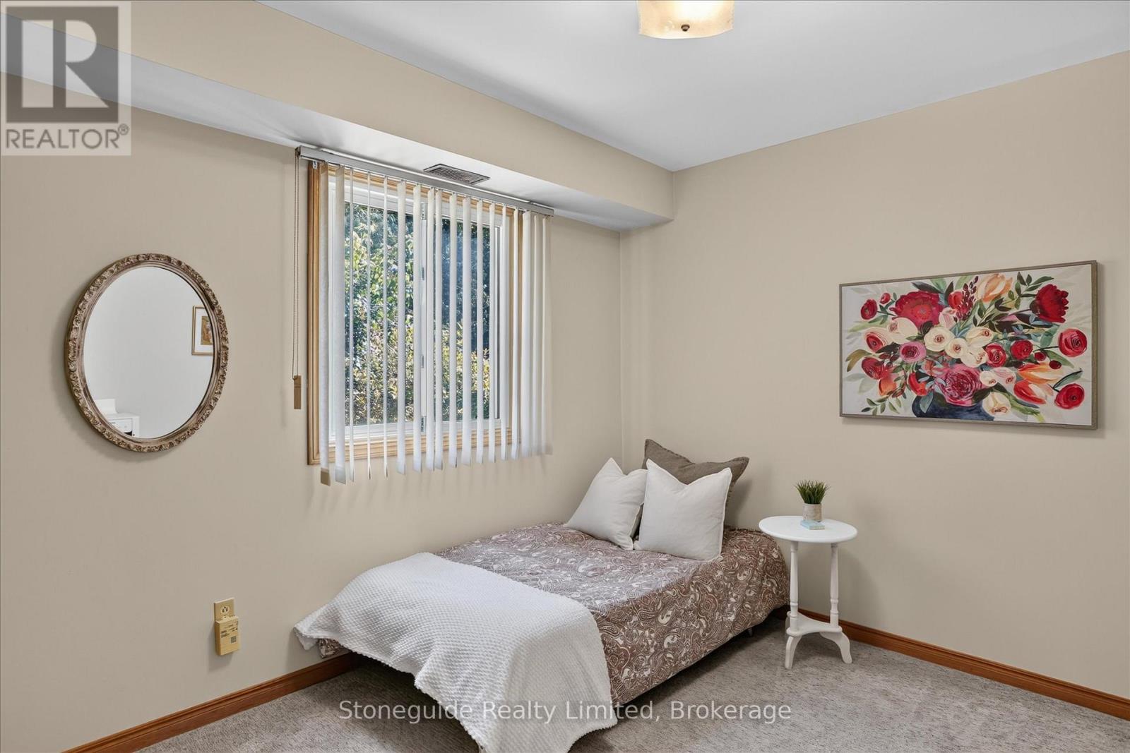 1185 HUNTINGTON CIRCLE - 22