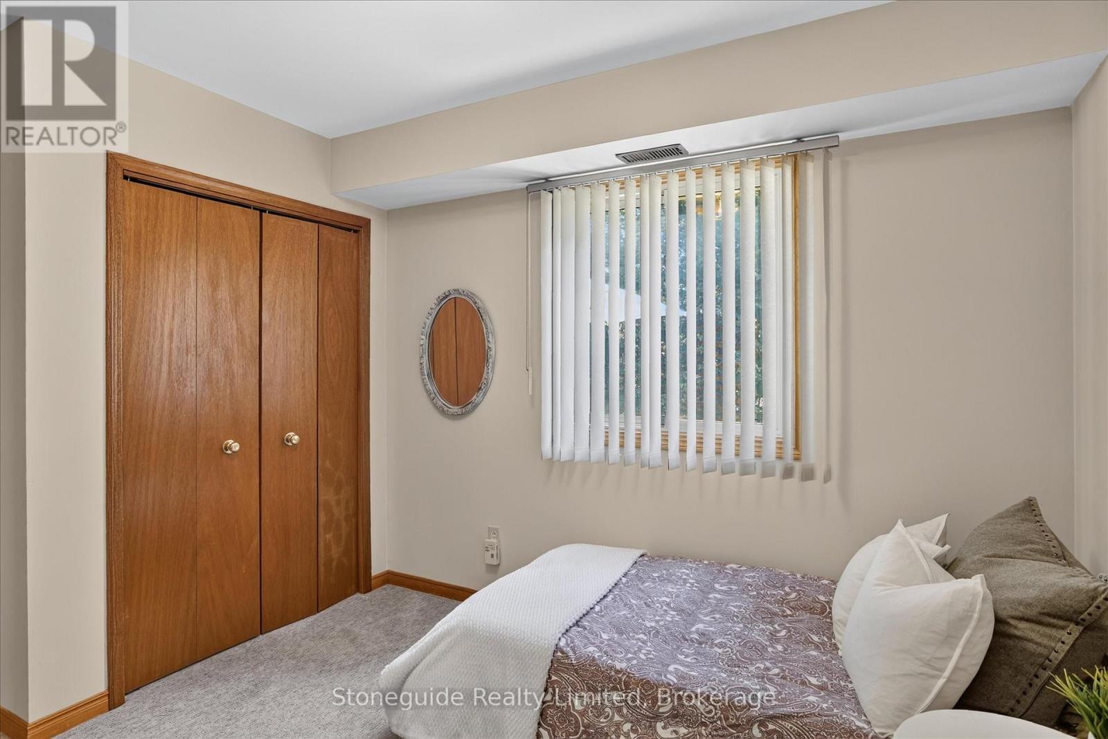 1185 HUNTINGTON CIRCLE - 23