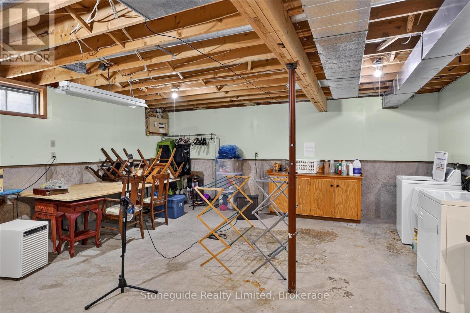 1185 HUNTINGTON CIRCLE - 25