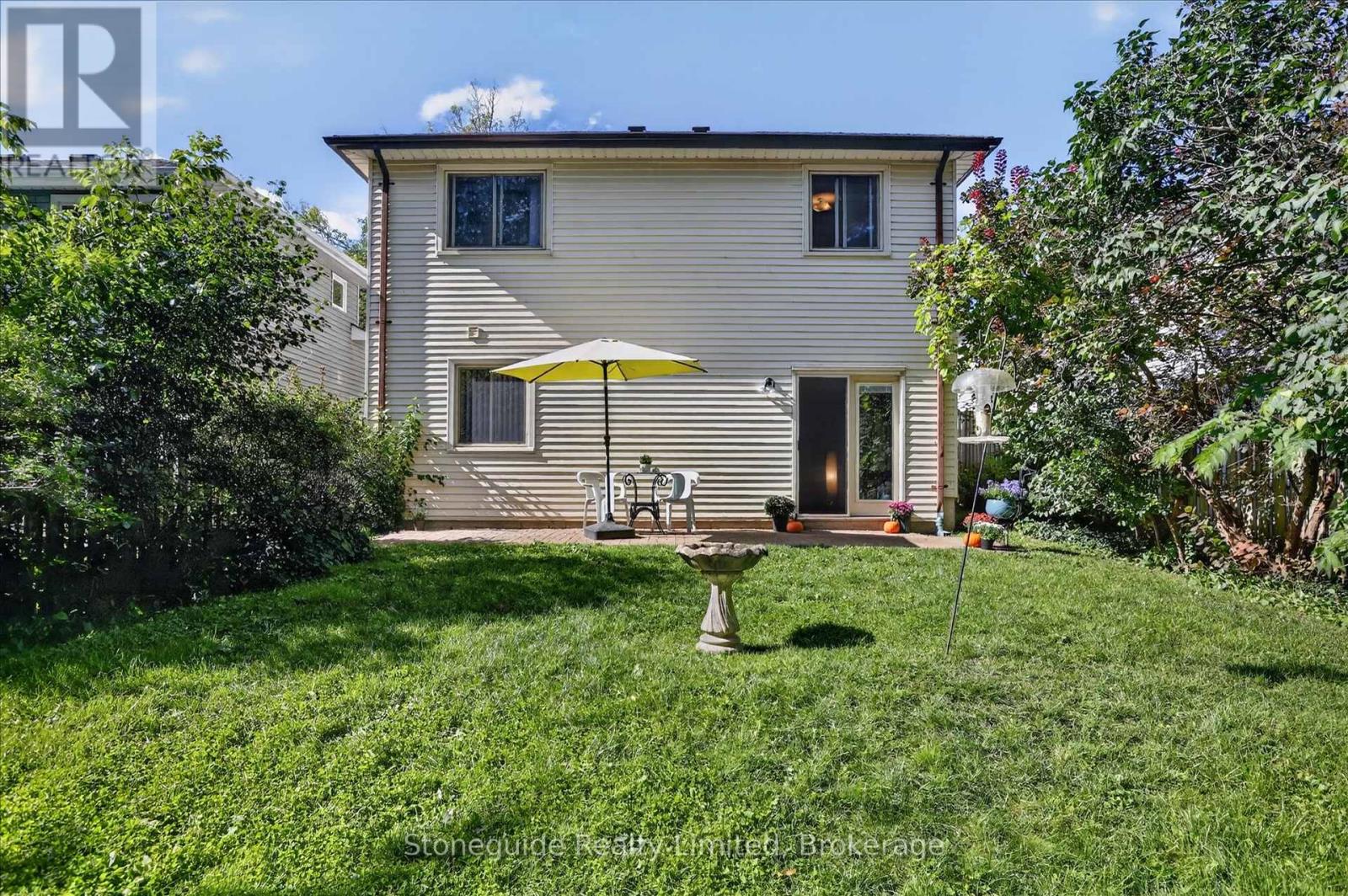 1185 HUNTINGTON CIRCLE - 26