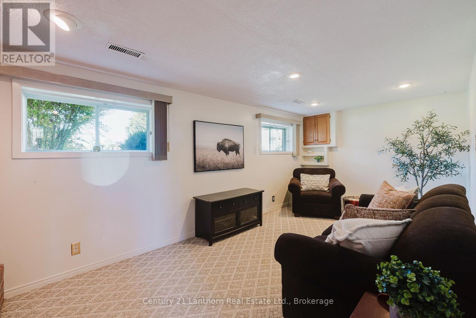 31 MARSH DRIVE - 18