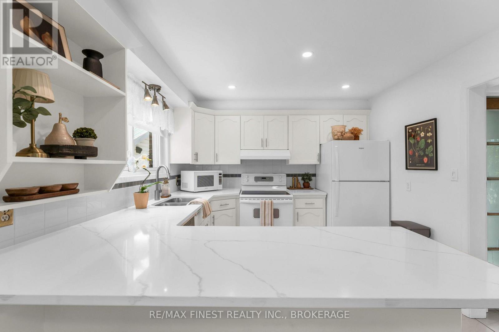 330 MEADOWCREST ROAD - 10
