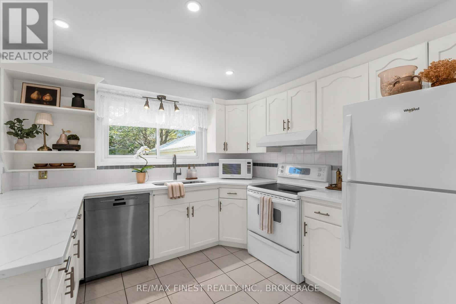 330 MEADOWCREST ROAD - Image 11