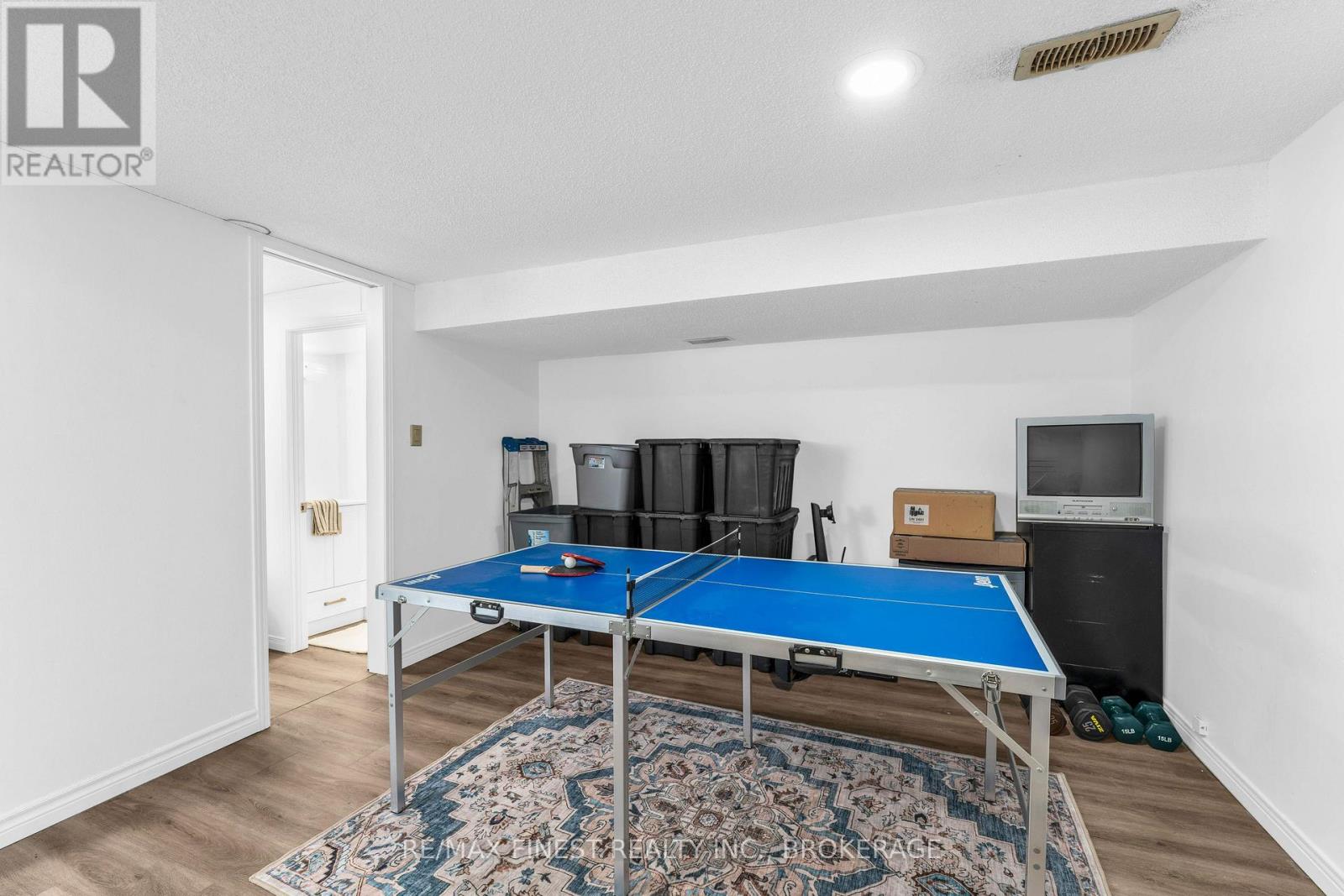 330 MEADOWCREST ROAD - 38