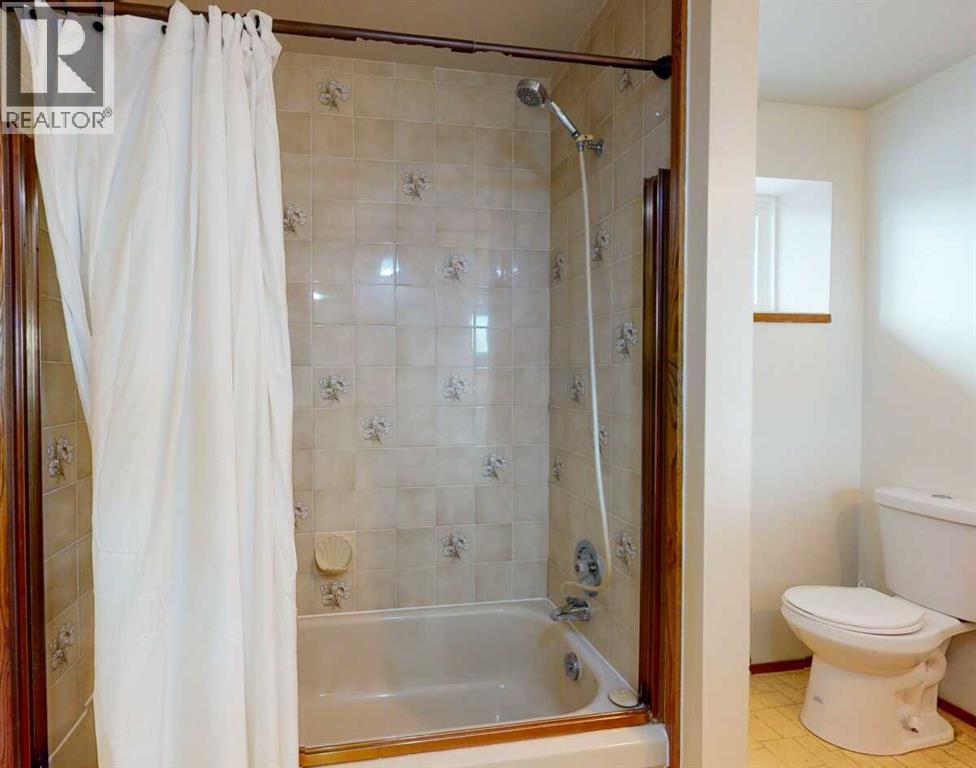 9329 63 Avenue - Image 23