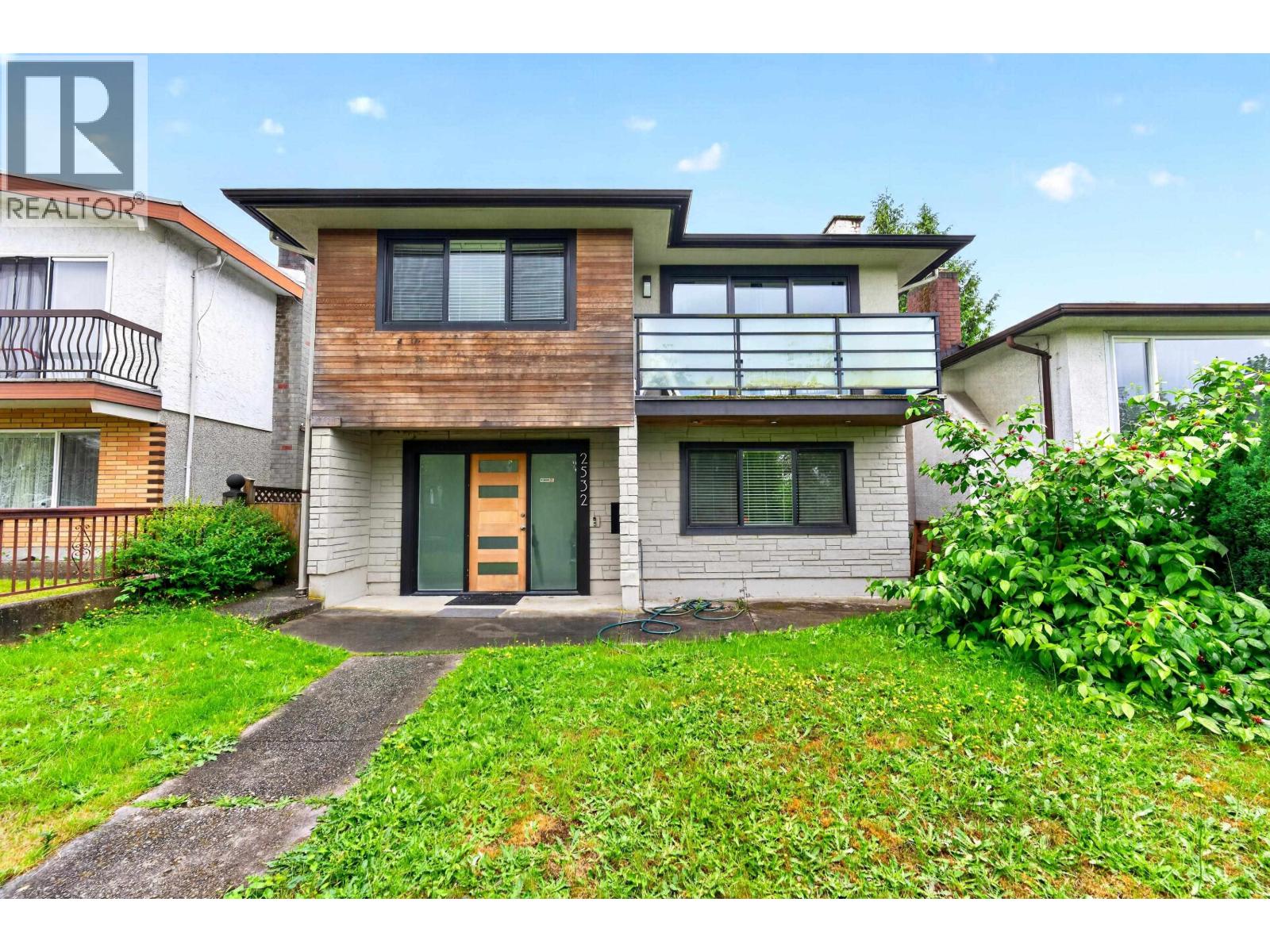 2532 E 24TH AVENUE, Vancouver — photo 1