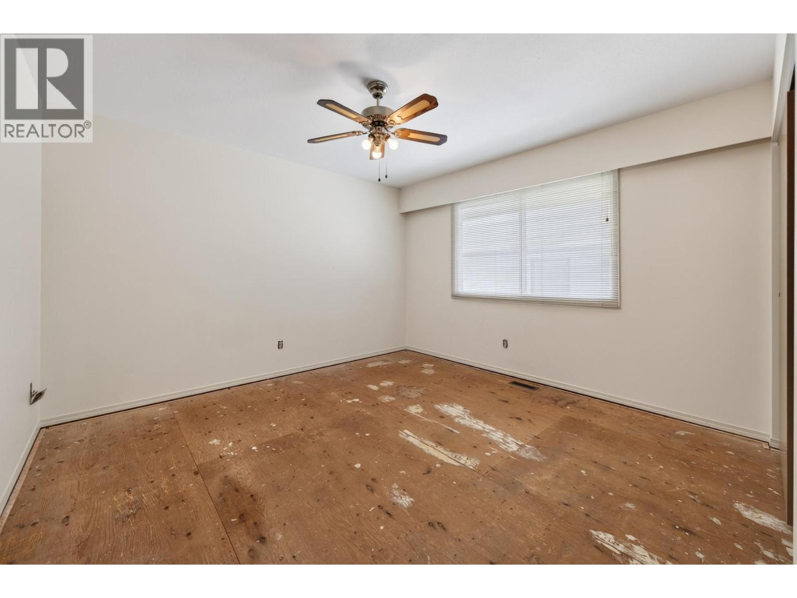 1037 Dundas Street - Image 17