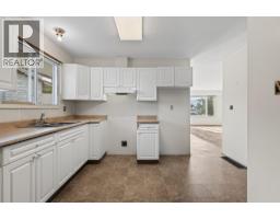 Primary Bedroom - 1037 Dundas Street, Kamloops, BC V2B2T1 Photo 8