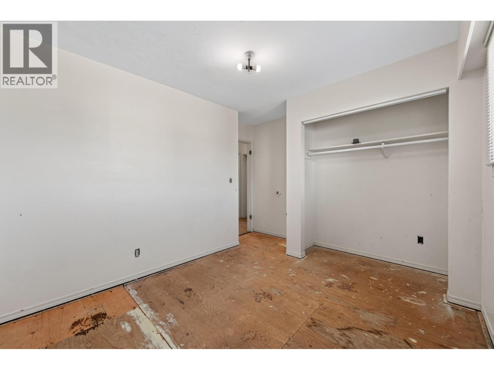 1037 Dundas Street - 22