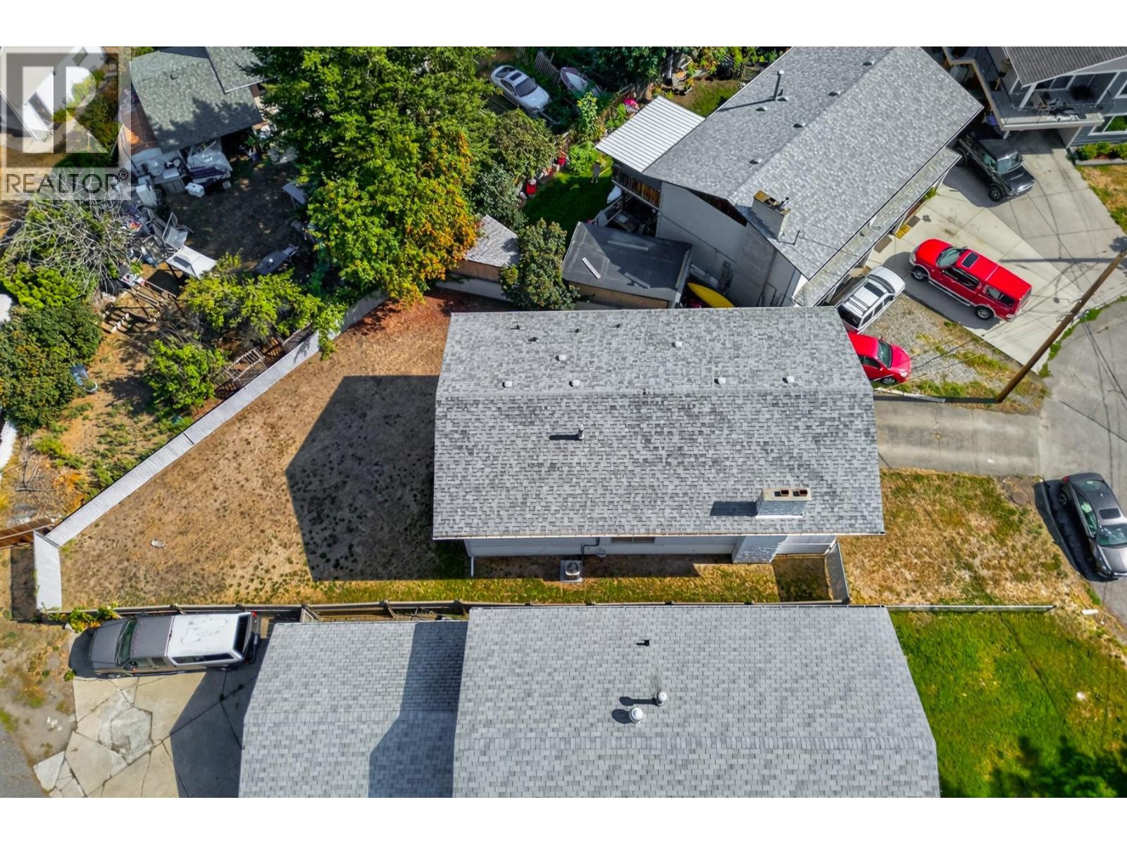 1037 Dundas Street - 45