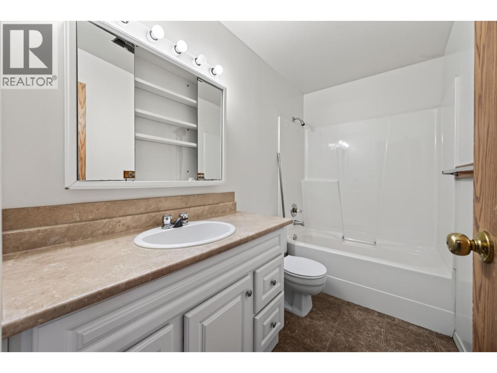 1037 Dundas Street - Image 16