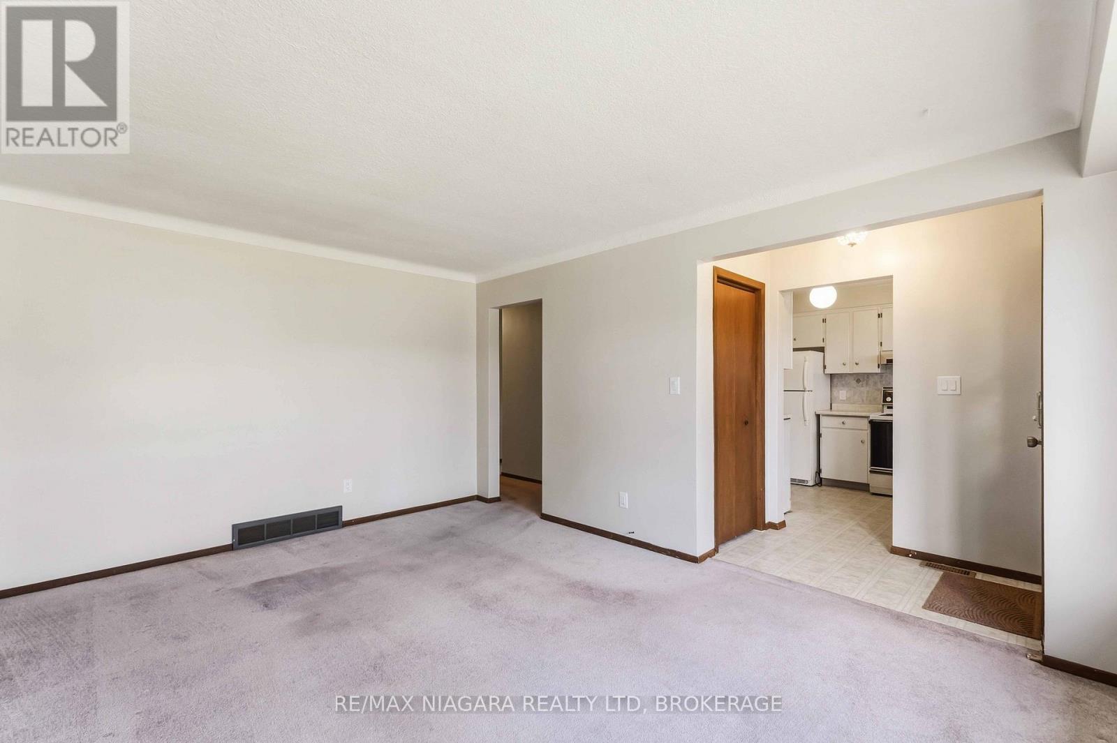 34 ROYAL ROAD, Port Colborne (Main Street) — photo 4