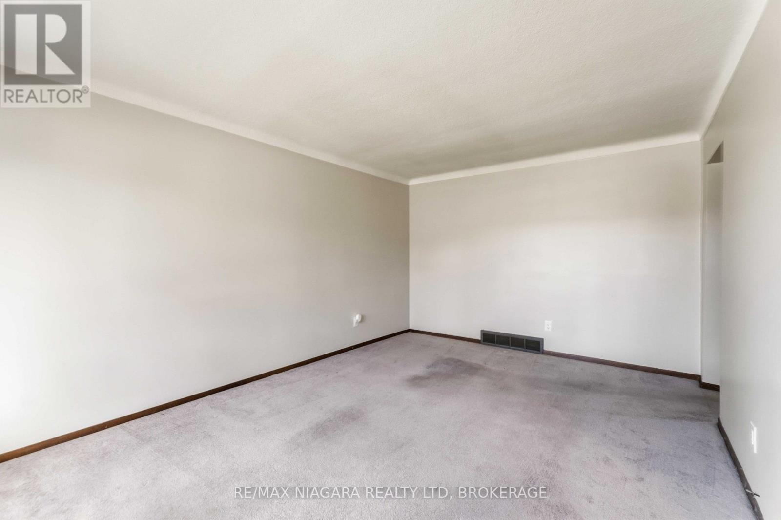 34 ROYAL ROAD, Port Colborne (Main Street) — photo 5