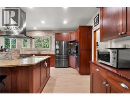 Bathroom - 1205 Hillgrove Rd, North Saanich, BC V8L5K7 Photo 13