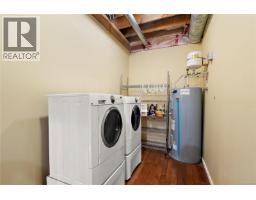 1205 Hillgrove Rd, North Saanich, BC V8L5K7 Photo 38