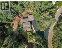 1205 Hillgrove Rd, North Saanich, BC V8L5K7 Photo 43