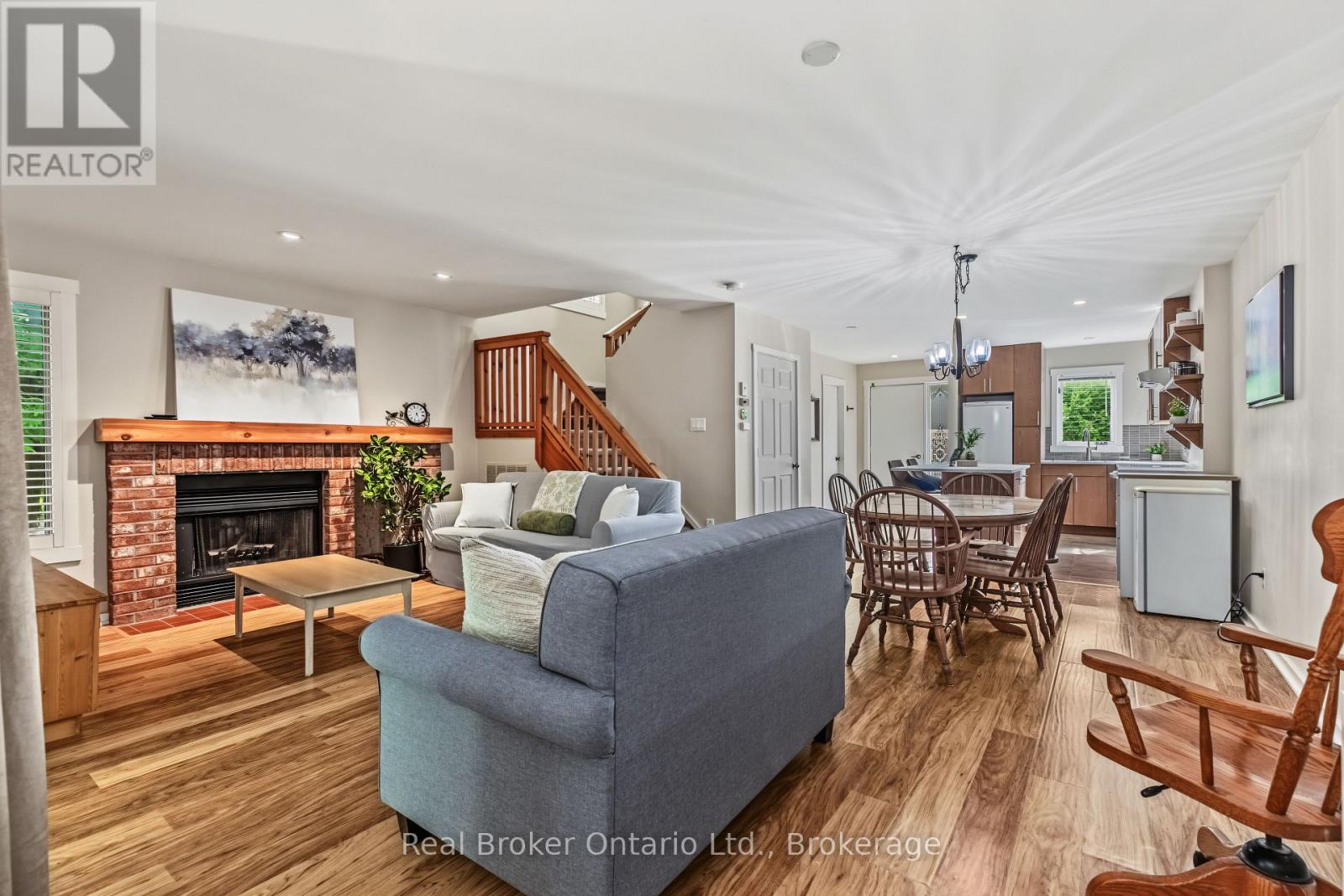#31 127 FAIRWAY CRESCENT - Image 17