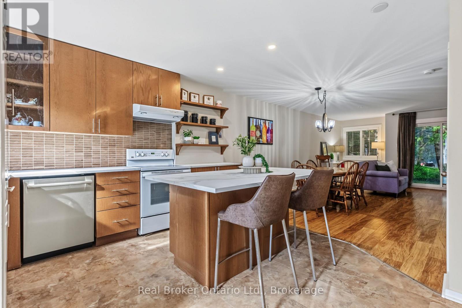 31 - 127 FAIRWAY CRESCENT, Collingwood — photo 6