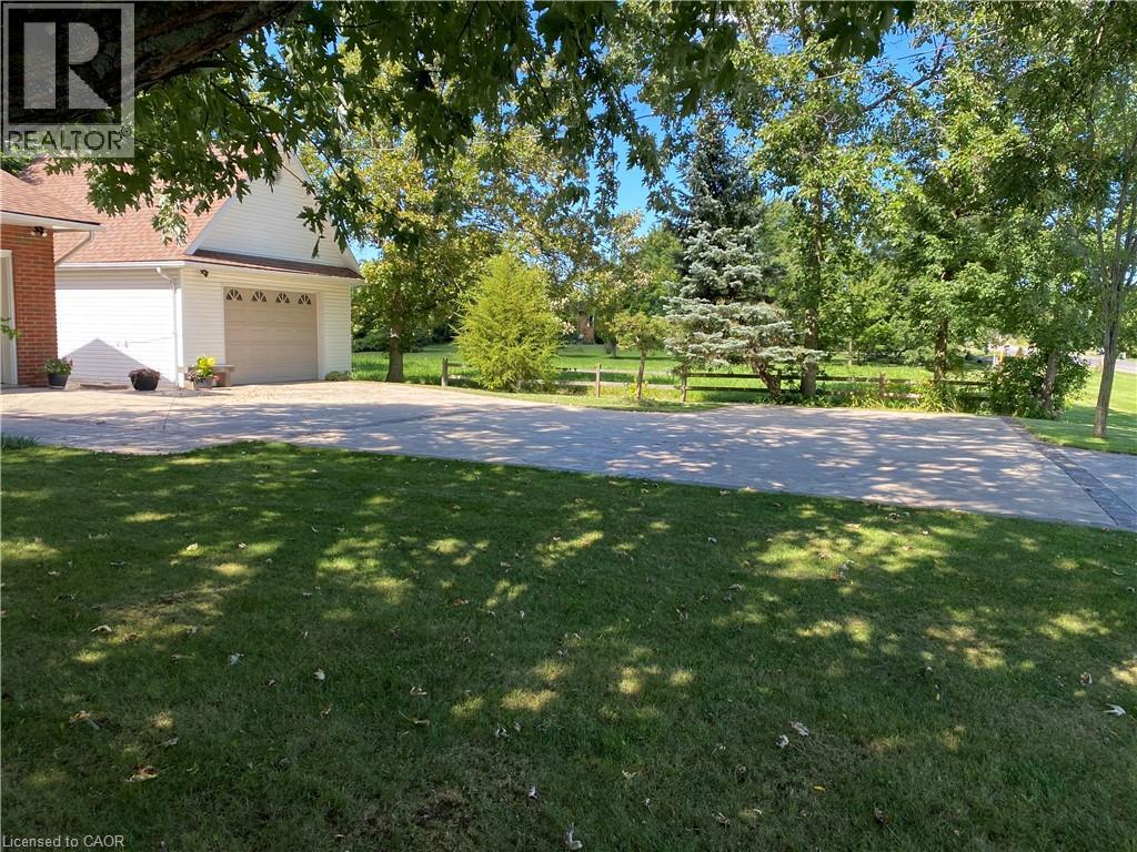 3076 GRASSIE Road - 40