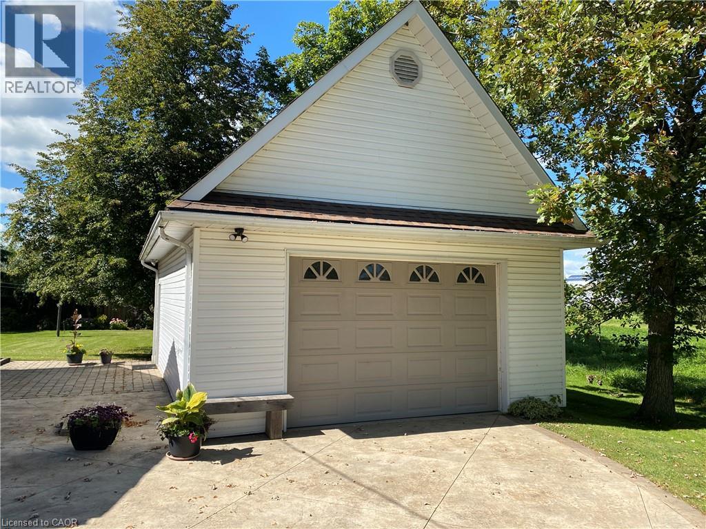 3076 GRASSIE Road - Image 41