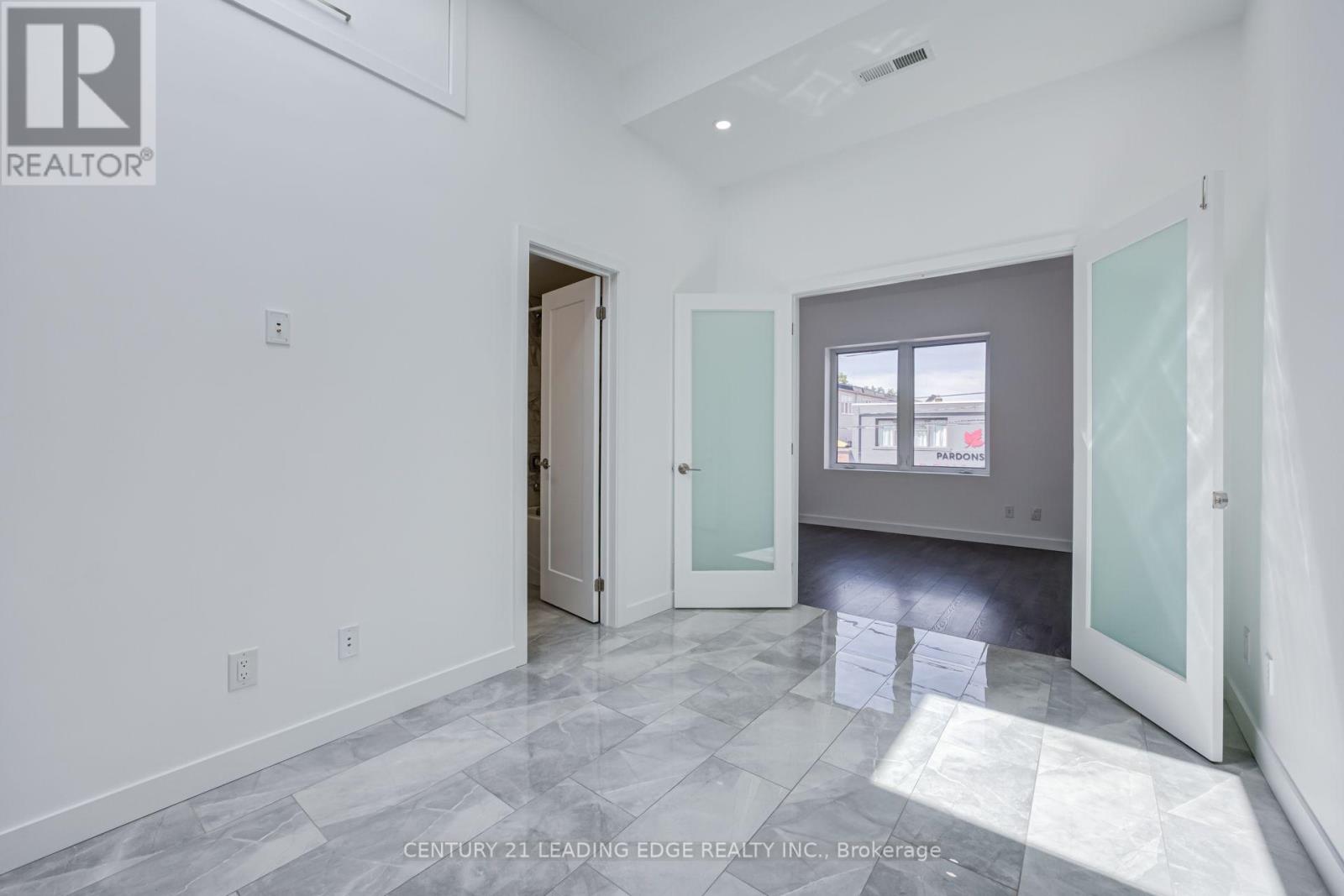 UNIT B - 1375 BATHURST STREET, Toronto (Casa Loma) — photo 2