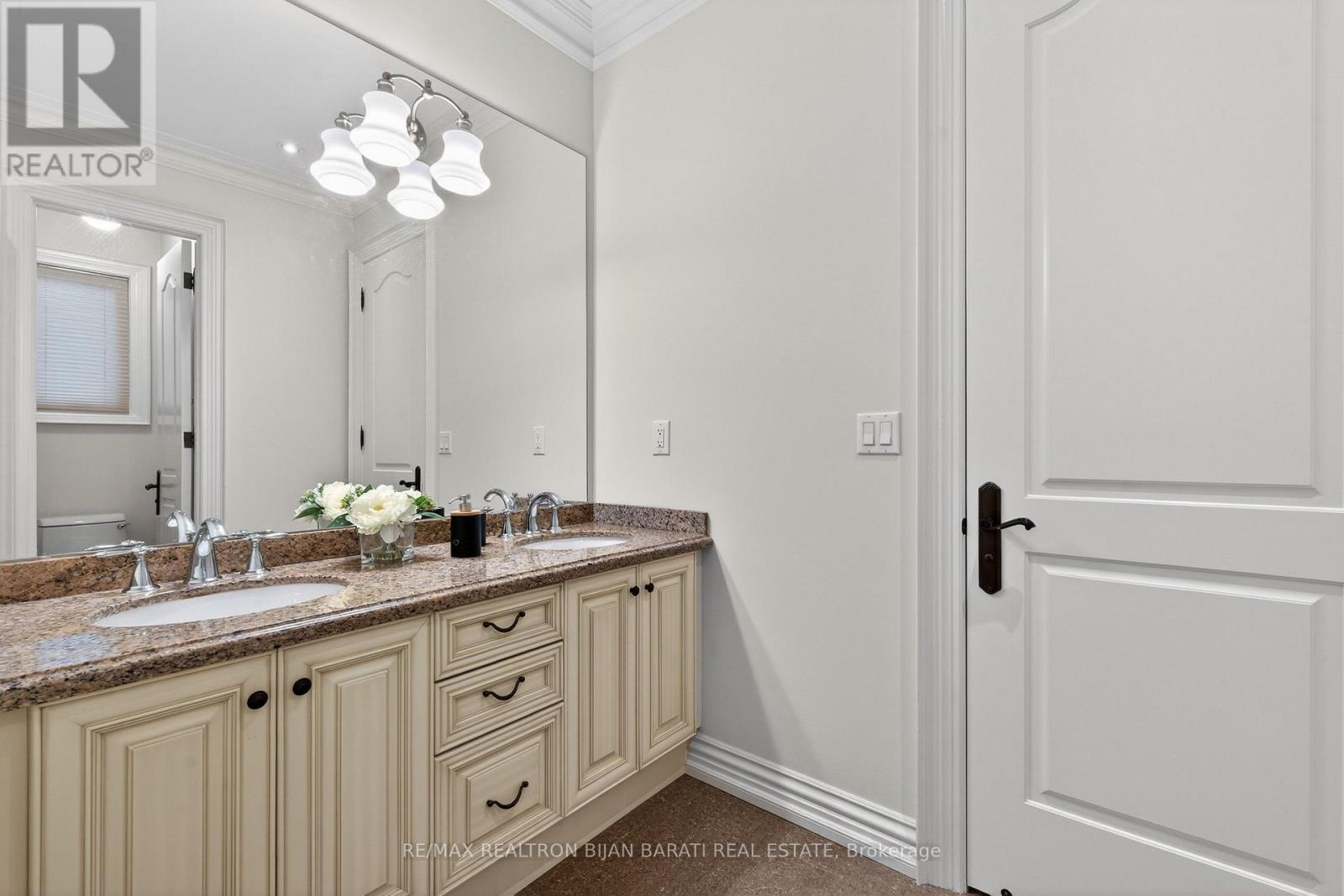 274 GREENFIELD AVENUE - Image 35