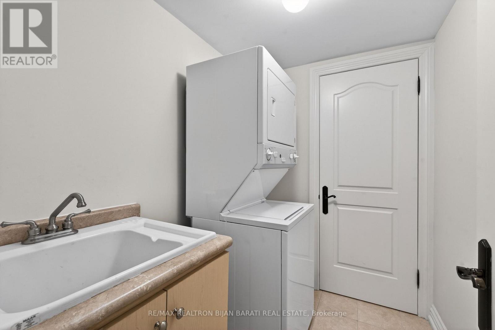 274 GREENFIELD AVENUE - Image 43