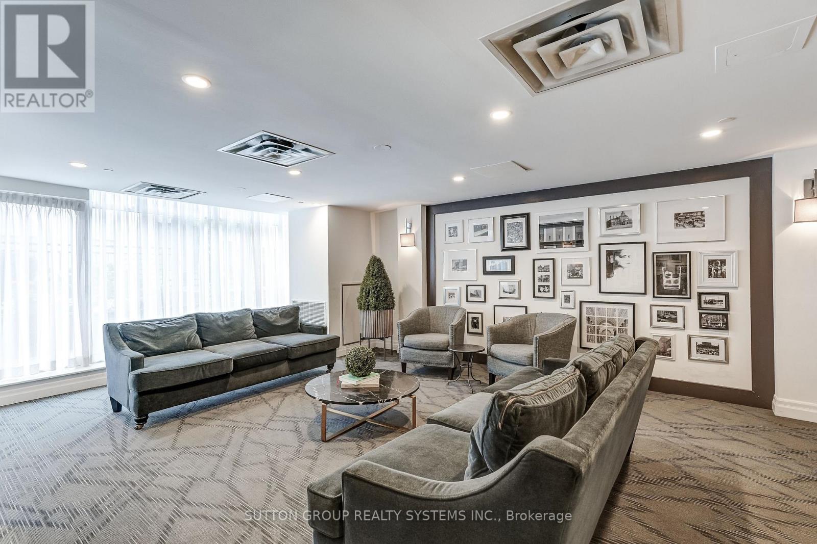 #PH807 39 JARVIS STREET - 33