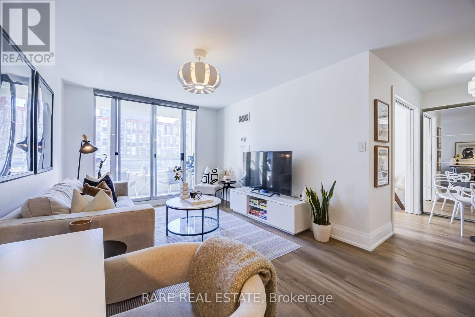 Photo of 43 Eglinton Avenue