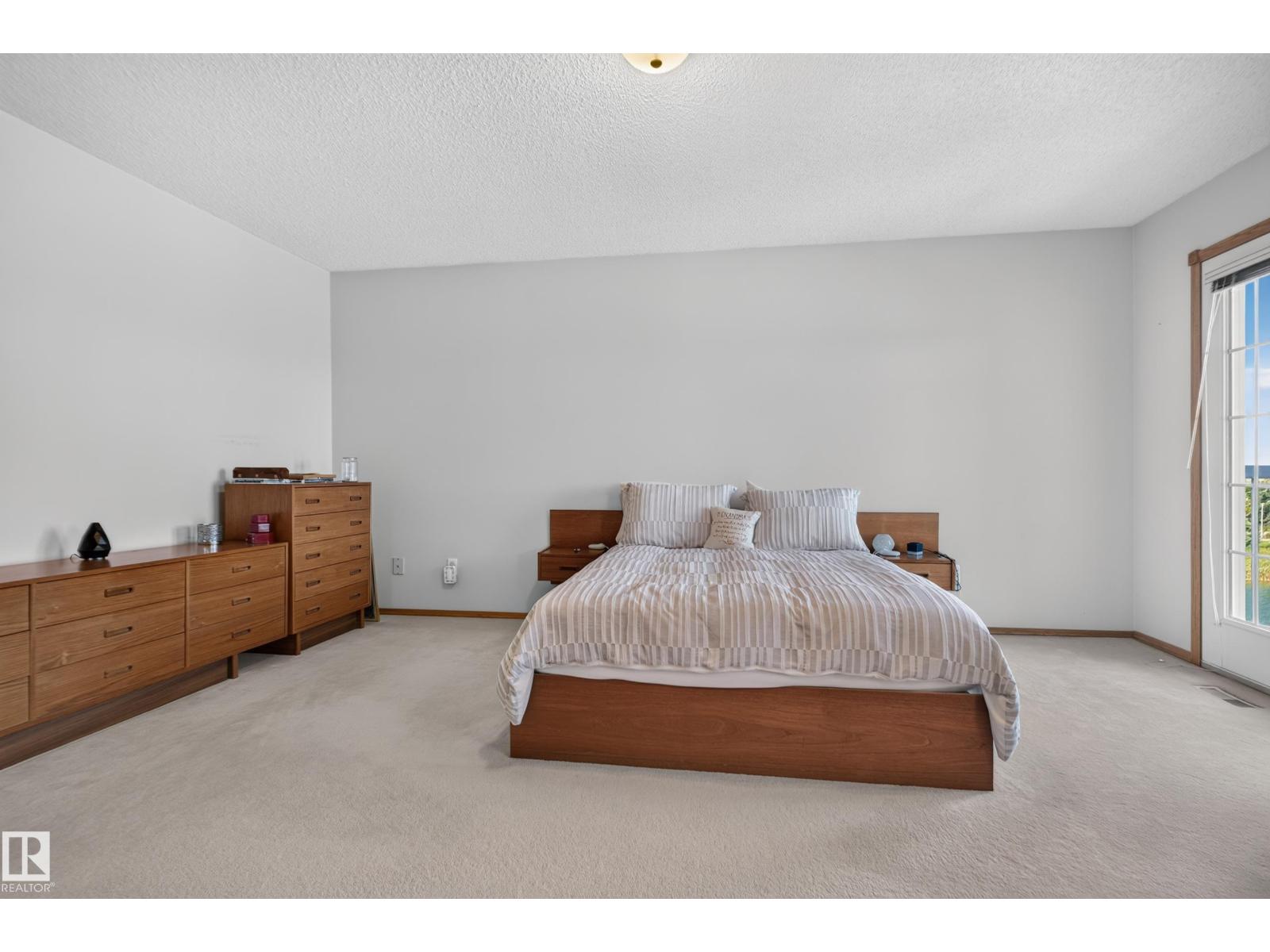 15819 58 ST NW - 26