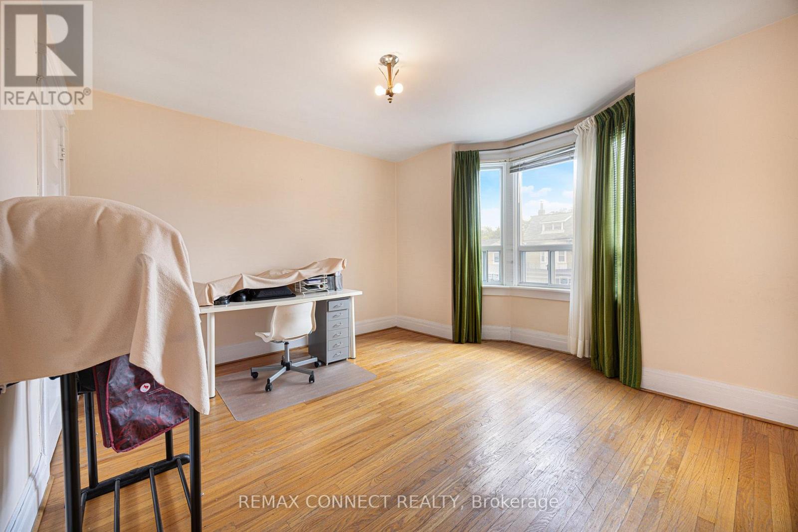 60 HAZELWOOD AVENUE - 12