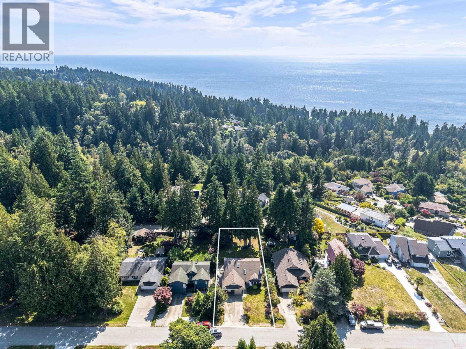 1461 BONNIEBROOK HEIGHTS ROAD, Gibsons — photo 2