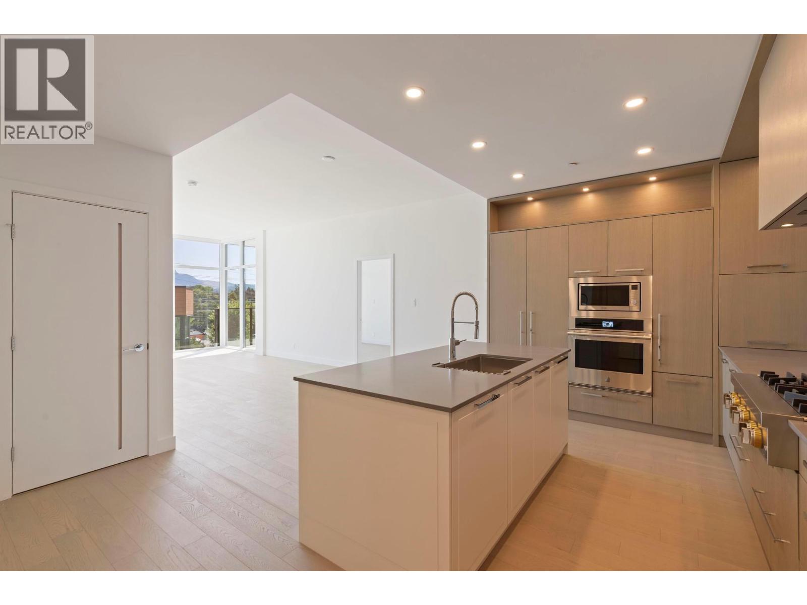 #303 3409 Lakeshore Road - 3