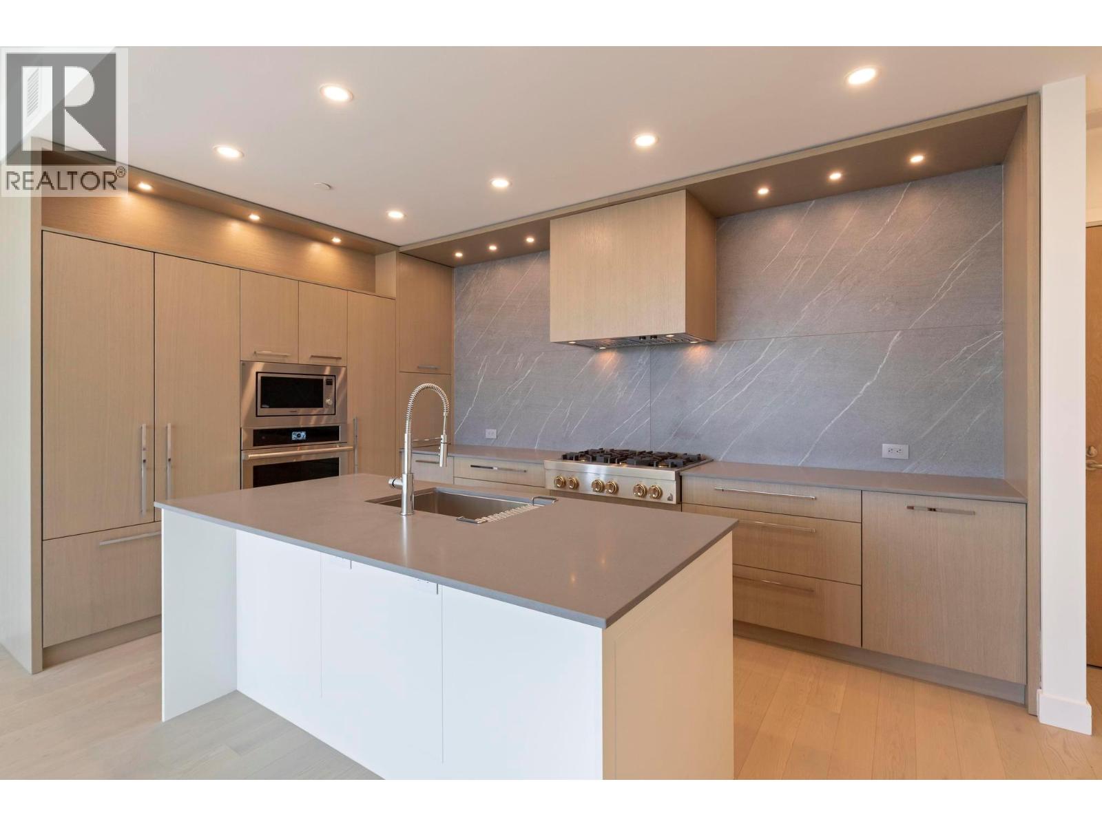 #303 3409 Lakeshore Road - 4