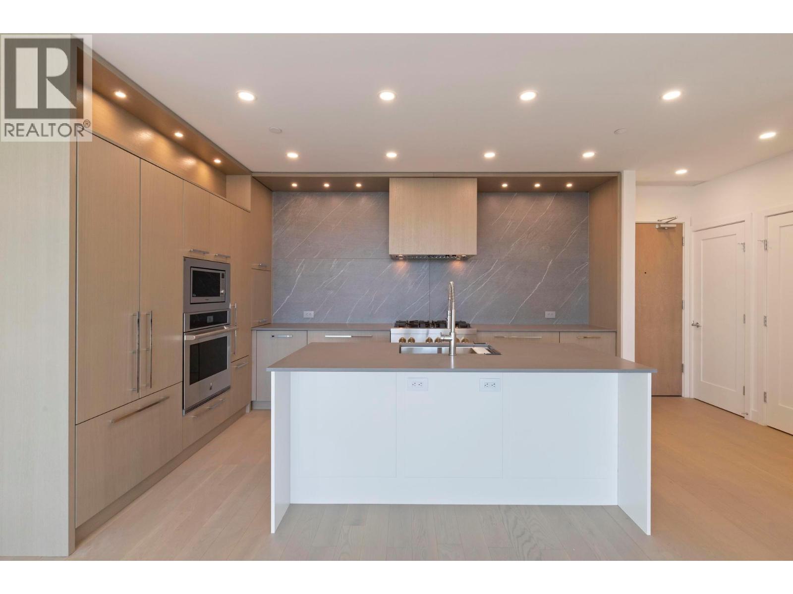 #303 3409 Lakeshore Road - 5