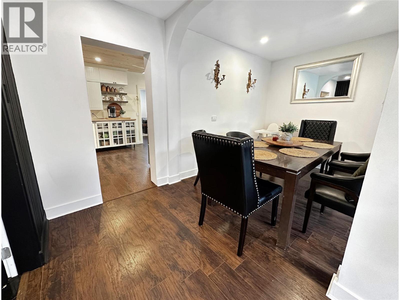 396 BURTON Avenue - 14