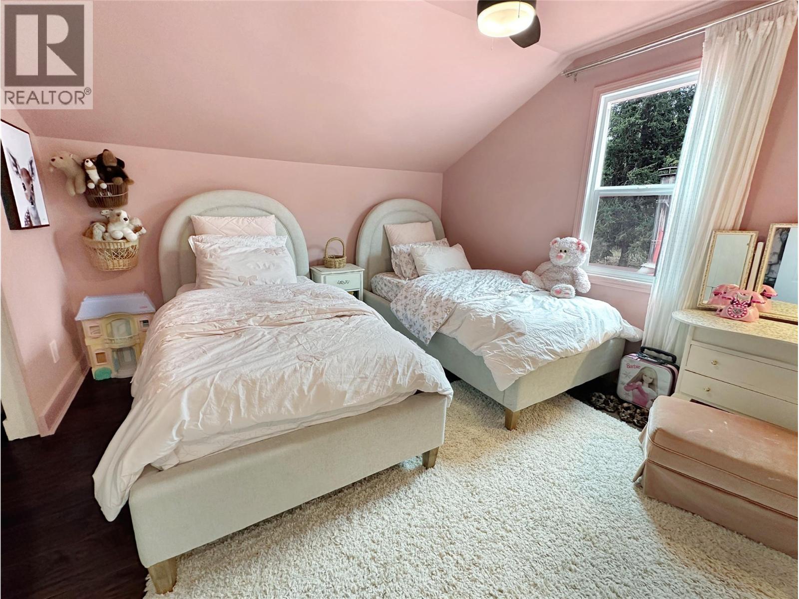 396 BURTON Avenue - 23