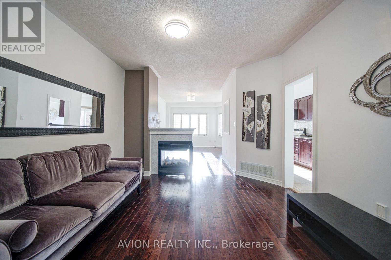 82 KIMONO CRESCENT, Richmond Hill (Rouge Woods) — photo 4