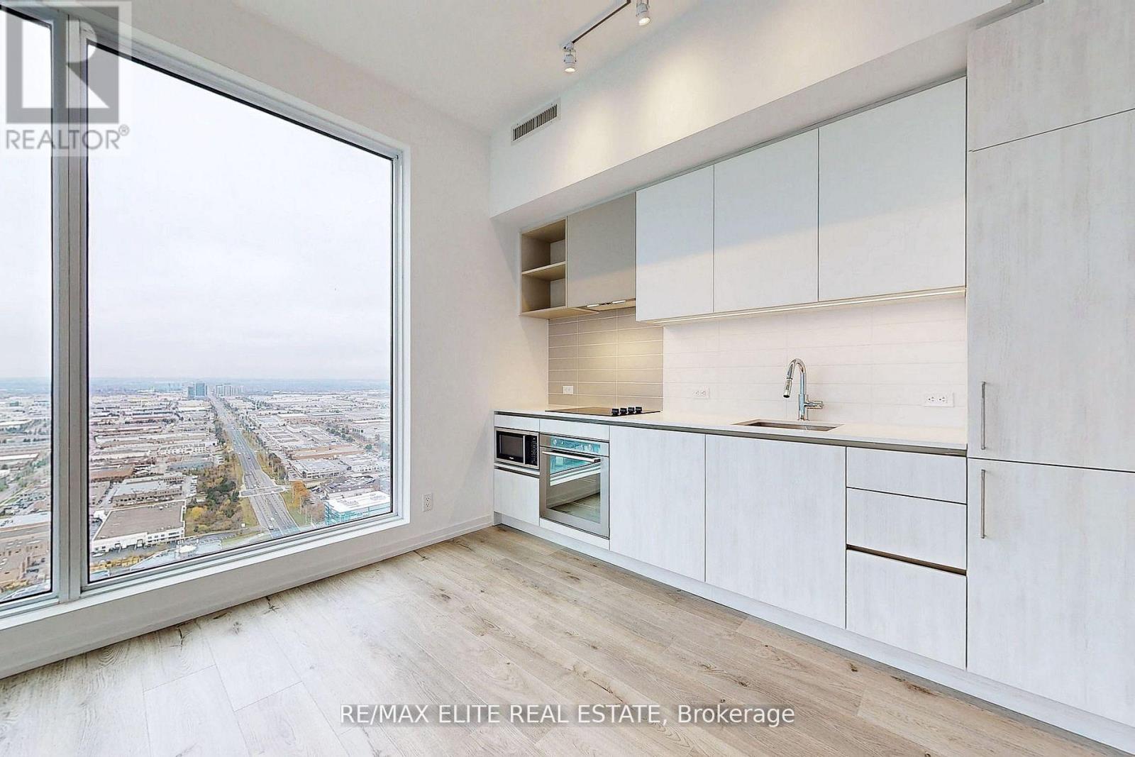 4806 - 7890 JANE STREET, Vaughan (Vaughan Corporate Centre) — photo 2