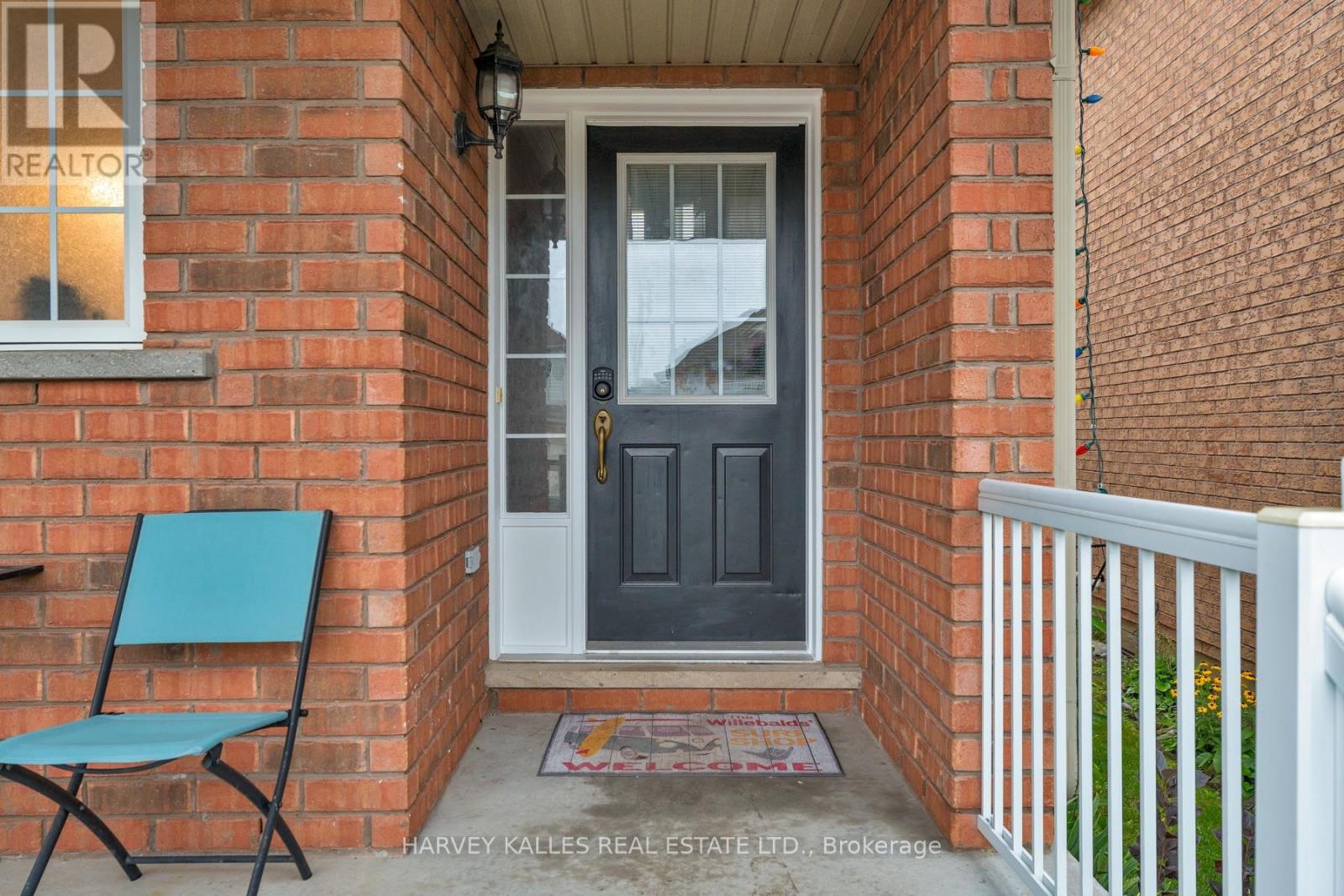 27 HIRST AVENUE, Georgina (Keswick South) — photo 2