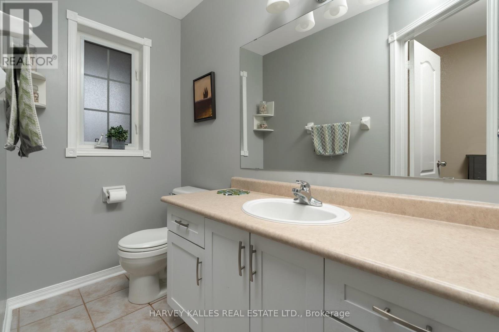 27 HIRST AVENUE, Georgina (Keswick South) — photo 5