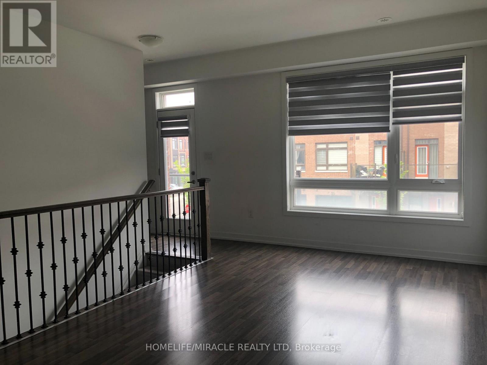22 BLUENOSE STREET, Vaughan (Vaughan Grove) — photo 3