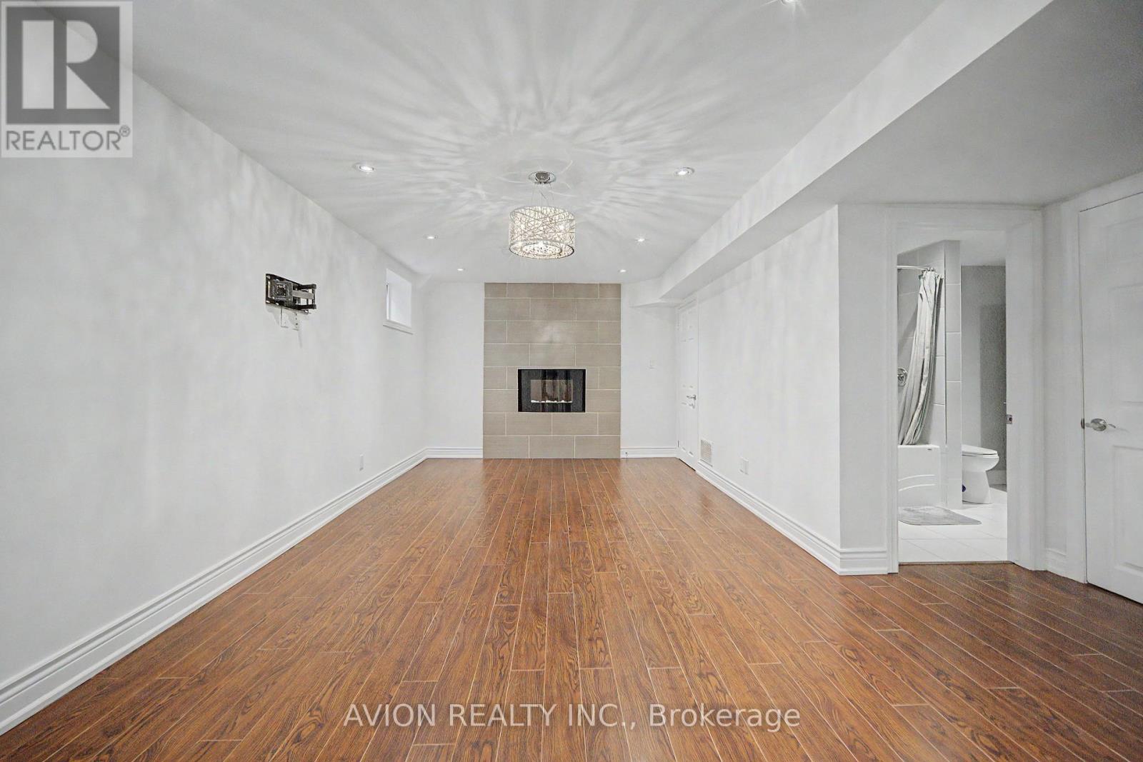 232 GREEN LANE - Image 44
