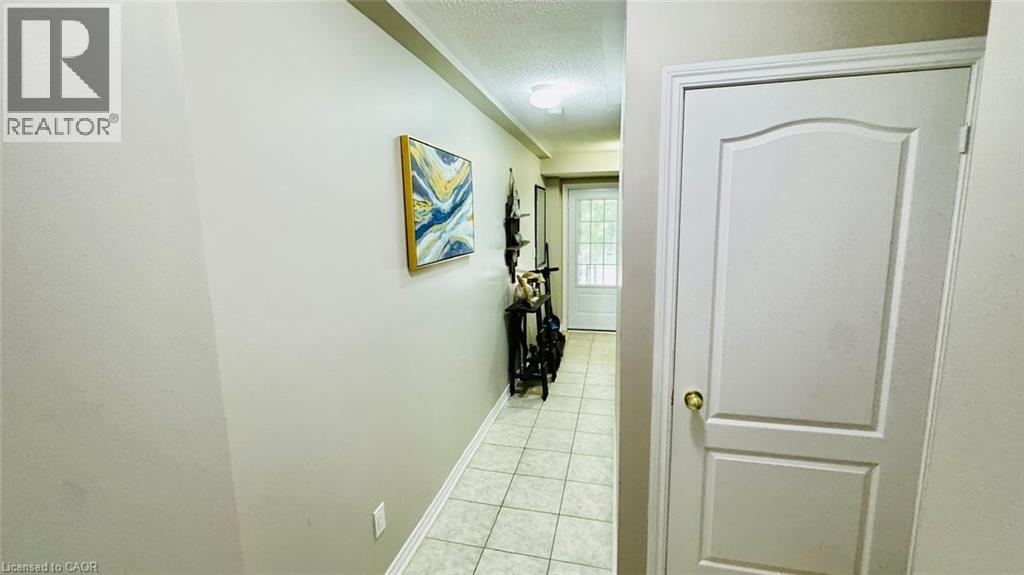 8 RABBIT RUN Way, Brampton — photo 5