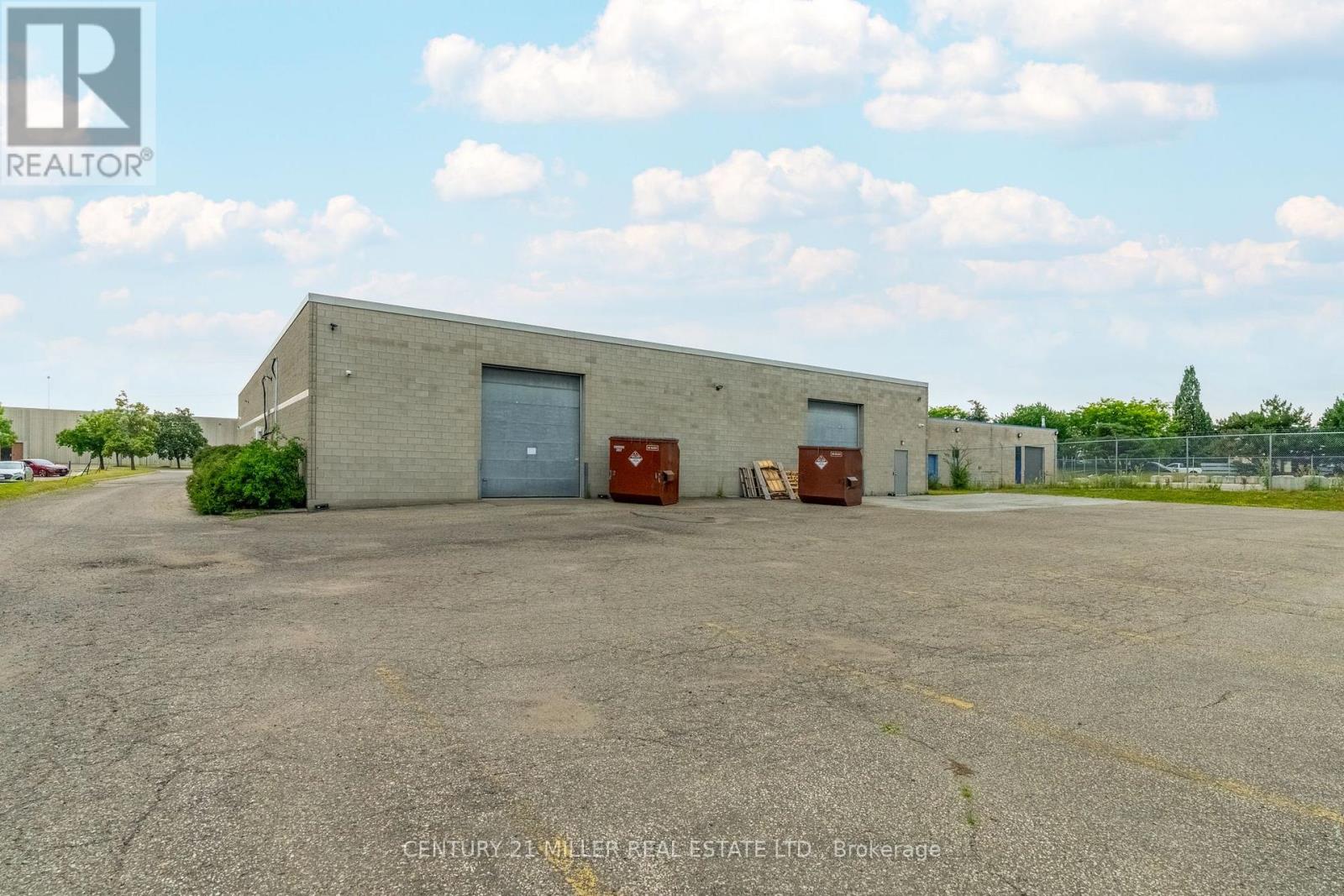 4 CARSON COURT, Brampton (Bramalea South Industrial) — photo 2