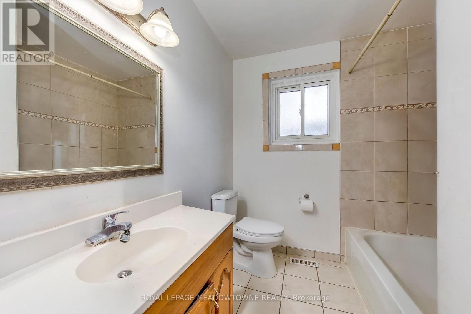 8 MIDHURST DRIVE - 13