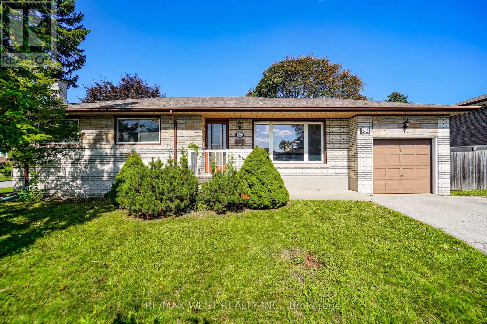 50 ROSKELL CRESCENT - 2