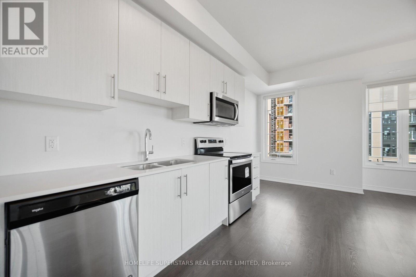 #7 2205 LILLYKIN STREET - 11